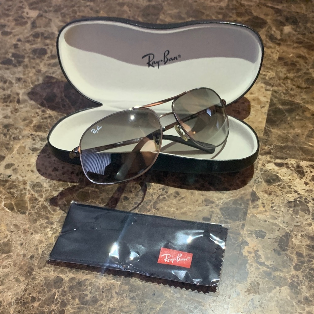 Ray-Ban Silver Aviator Sunglasses with case & cleaning cloth